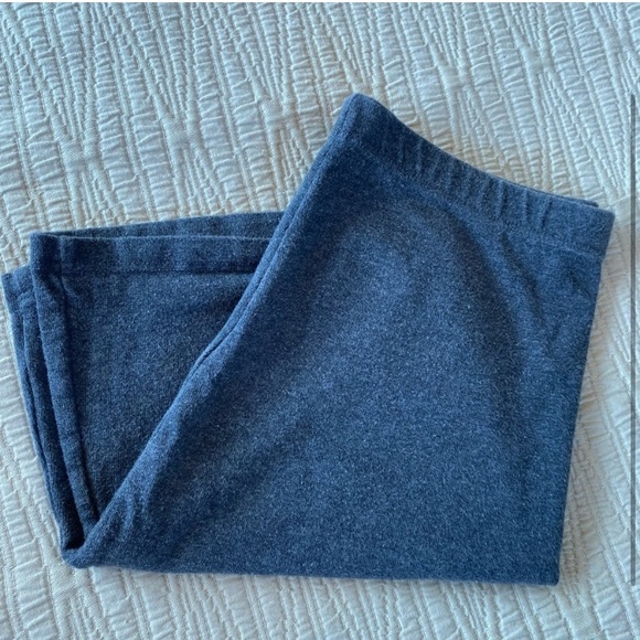 Brandy Melville biker shorts - Picture 2 of 3